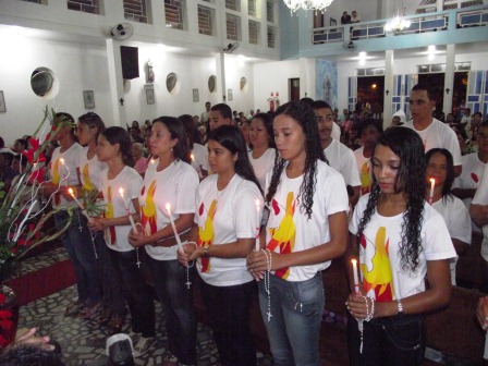 Crismandos na Cerimônia do Crisma(Foto: Iguaí Mix)