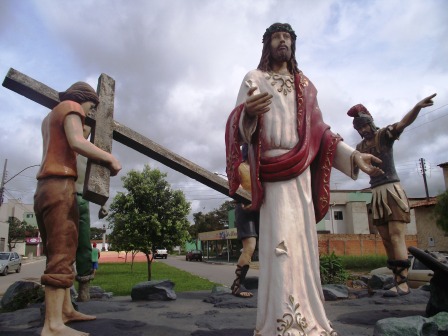 2ª Estação - Jesus carrega a sua cruz