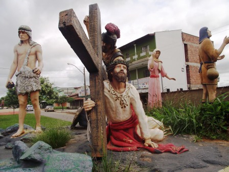 3ª Estação - Jesus cai pela primeira vez