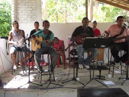 Pagode 10 apresentou durante o almoço no Balneário  do Barriguinha (Foto: Iguaí Mix)