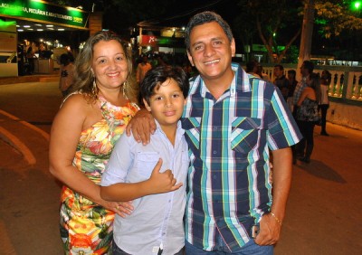 Rony Moitinho e família em Vitória da Conquista(Foto: Blog do Anderson)
