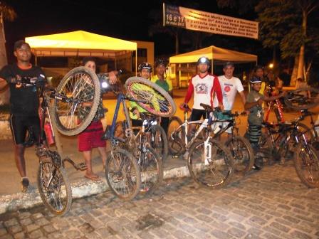 grupo de ciclistas visitam belezas naturais de Iguaí (Foto: Iguaí Mix)