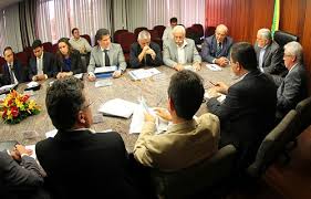 Borges e Wagner (ponta direita) discutem investimentos (Manu Dias/GovBA).