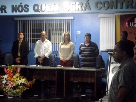 Prefeito, primeira dama e vereadores na 4ª Conferência Municipal (Foto: Iguaí Mix)