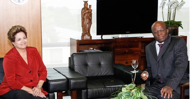 Dilma Rousseff e Joaquim Barbosa (Foto: Roberto Stuckert Filho / PR)