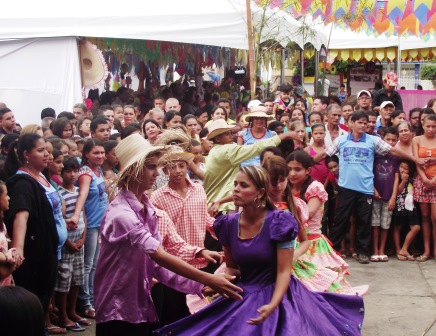 Quadrilha do CMAS se apresentou na festa (Foto: Iguaí Mix)