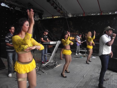 D.Áwila trouxe o som das vaquejadas (Foto: Iguaí Mix)