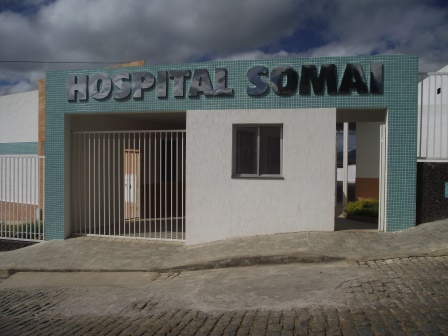 Portão aberto para atendimento no Hospital Somai (Foto: Iguaí Mix)