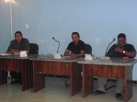 Vereadores compareceram a mais uma sessão da Câmara (Foto: Iguai Mix)