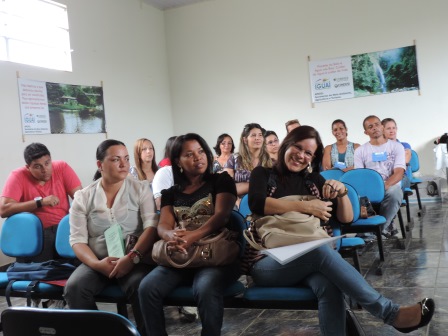 Profissionais da saúde e educação participaram do evento (Foto: Iguaí Mix)