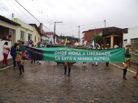 Iguaí realizou, mais uma vez, o desfile cívico (Foto: Iguaí Mix)
