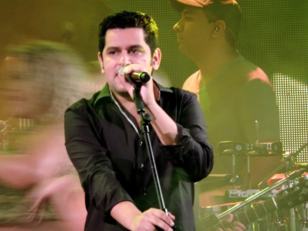 Léo Magalhães levou os fãs ao delírio (Foto: Iguaí Mix)