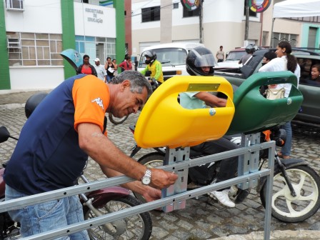 Novas lixeiras estão sendo instaladas na cidade (Foto: Iguaí Mix)