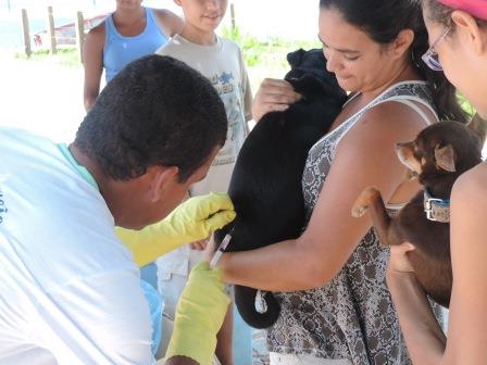 Postos de vacinação foram instalados em vários locais (Foto: Iguaí Mix)