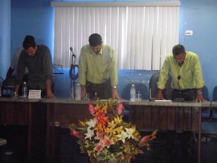 Vereadores falam sobre o uso do veículo da Câmara (Foto: Iguaí Mix)
