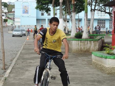 Desbravabike reuniu adolescentes e jovens (Foto: Iguaí Mix)