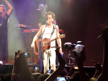 Nando Reis foi a atração da segunda noite do Festival de Primavera (Foto: Iguaí Mix)