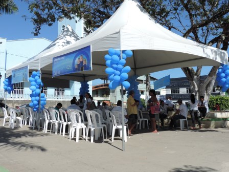 Stand montado na Praça Manoel Novaes (Foto: Iguaí Mix)