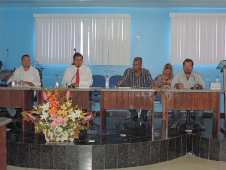 Câmara realiza última sessão do ano de 2013 (Foto Iguaí Mix)