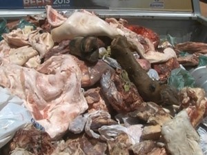 Carne é apreendida no interior da Bahia (Foto: Imagens/TV Bahia)