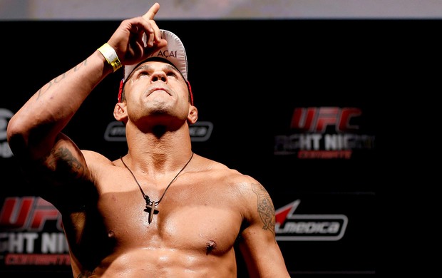 Vitor Belfort terá a chance pelo cinturão em 24 de maio (Foto: Getty Images)