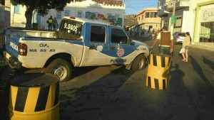 Policiais isolaram a área (Foto: PM/BA)
