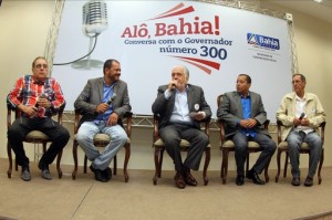 Wagner participa da edição 300 do Programa Conversa com o Governador. (Foto: Manu Dias/GOVBA)