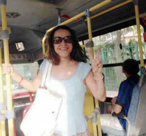 A atriz Lucélia Santos, em ônibus no Rio. (Foto: Reprodução/Instagram)