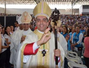 Dom Estevam dos Santos Filho foi ordenado hoje (Foto: Blog do Anderson)