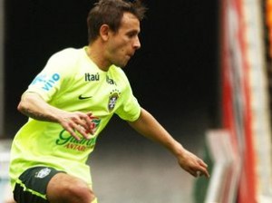 Rafinha-Treino-Selecao-Brasileira-