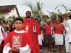 Procissão de Ramos pelas ruas de Iguaí (Foto: Iguaí Mix)