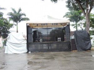 Estrutura já montada para o Sermão da Montanha (Foto: Iguaí Mix)