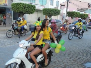 Carreata animou a torcida iguaiense (Foto: Iguaí Mix)