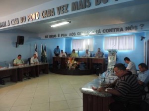 Vereadores de reuniram para encerramento do semestre (Foto: Iguaí Mix)