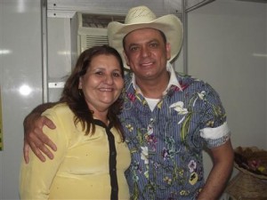 Prefeita de Ibicuí Gilnay Santana e Frank Aguiar (Foto: Iguaí Mix)