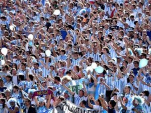 Arena Corinthians recebeu 63.255 torcedores nesta terça-feira (Foto: AFP)