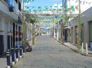 Comércio não abriu no feriado de 2 de julho  (Foto: Iguaí Mix)