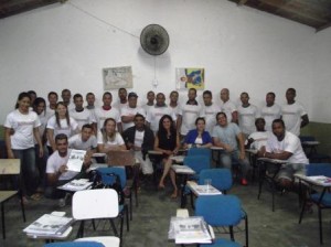 Alunos dos cursos de Pedreiro e Encanador (Foto: Iguaí Mix)