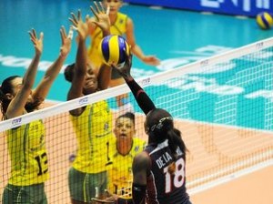 Paredão brasileiro freou o ímpeto dominicano (Foto: Riccardo Giuliani/FIVB)