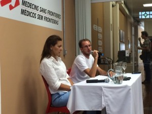 Médico carioca Paulo Reis e Susana de Deus, diretora do Médicos Sem Fronteiras falam sobre características do ebola (Foto: Livia Torres/G1)