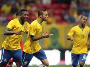 Luan abriu o caminho para a goleada brasileira (Foto: Francisco Stuckert/LANCE!Press) 