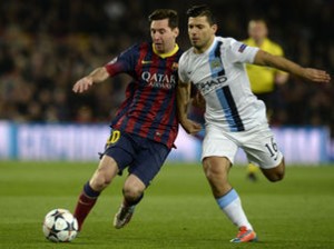 Messi enfrentou o Manchester City na temporada passada (Foto: Lluis Gene/AFP)