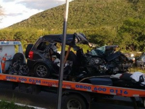 Acidente na BR-116 mata tia e sobrinho de 2 anos na Bahia (Foto: Marcos Frahm)