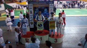 Izaac Matos subiu ao podium (Foto: Divulgação)