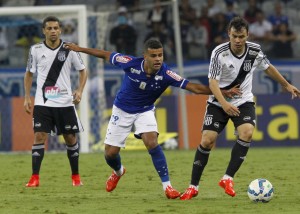 Alisson retorna aos gramados após lesão (foto: Light Press)