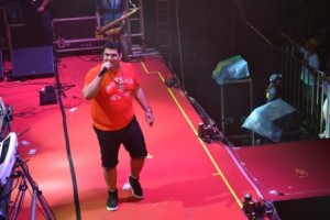 Trio da Huanna não deixou ninguém parado  (Foto: Iguaí Mix)