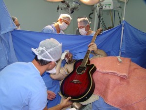 Paciente alertava os médicos quando sentia dormência (Foto: Hospital Nª Sª da Conceição/Divulgação)
