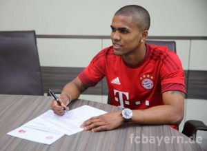 Jogador formado no Grêmio foi vendido pelo Shakhtar Donetsk (Foto: @FCBayern / Twitter)