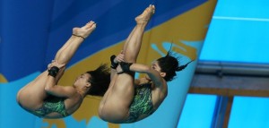 Ingrid Oliveira e Giovanna Pedroso mostraram falta de sincronia nos movimentos  (Foto: Satiro Sodré)