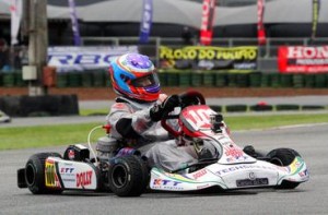 Thiago Oliveira está brigando pelo título com filho de Rubinho Barrichello (Foto: Luiz Pinheiro)